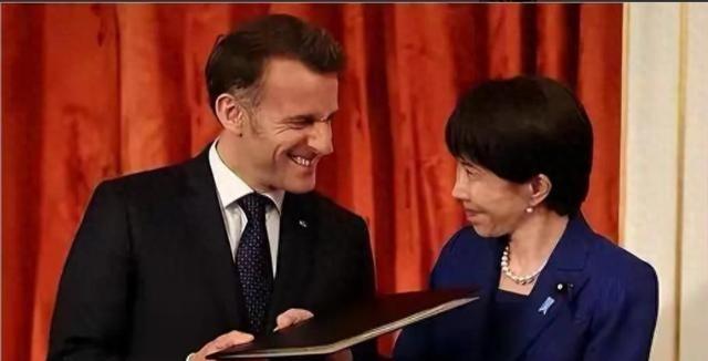 只要美国一衰落，欧洲一定会不再依附美国，自成一派。现在法国总统马克龙，不让中国参