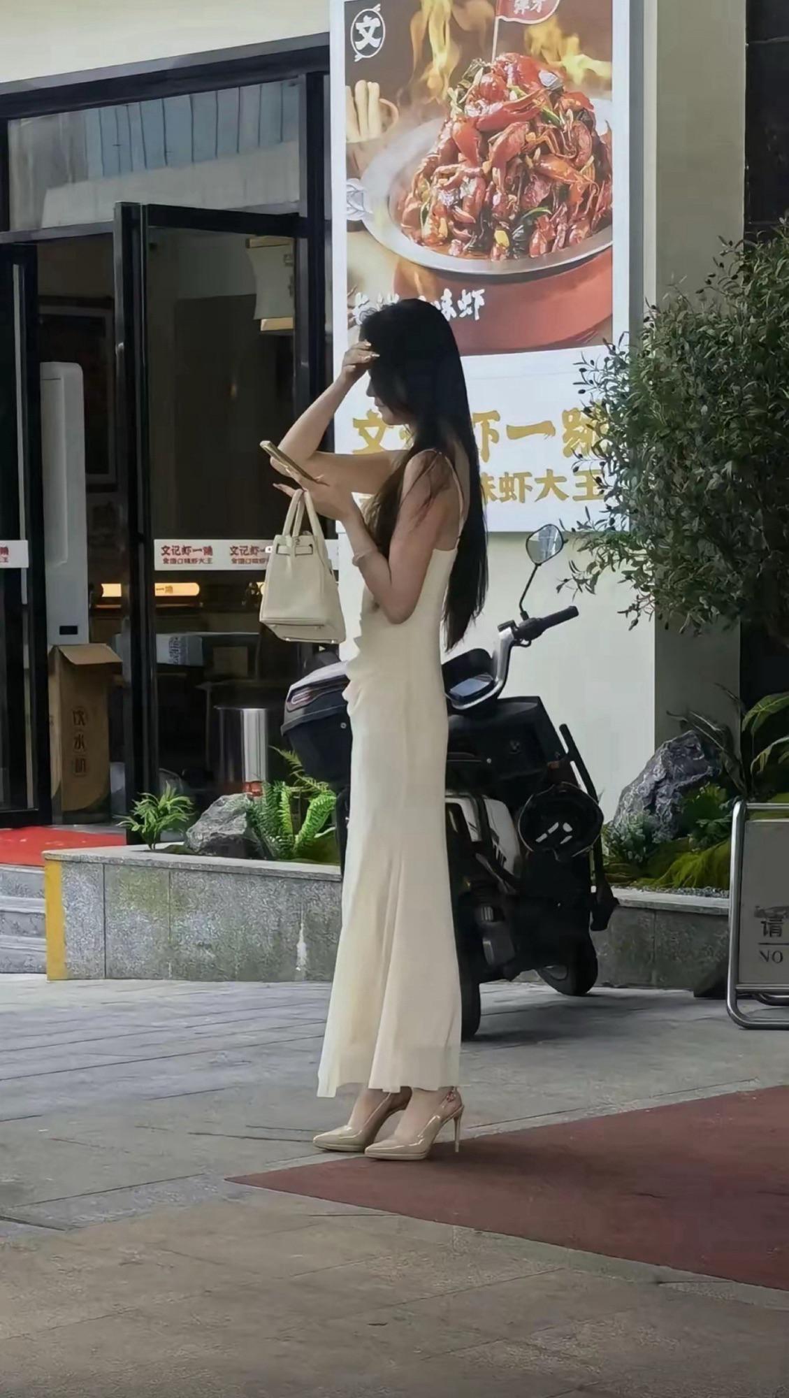 看了一眼