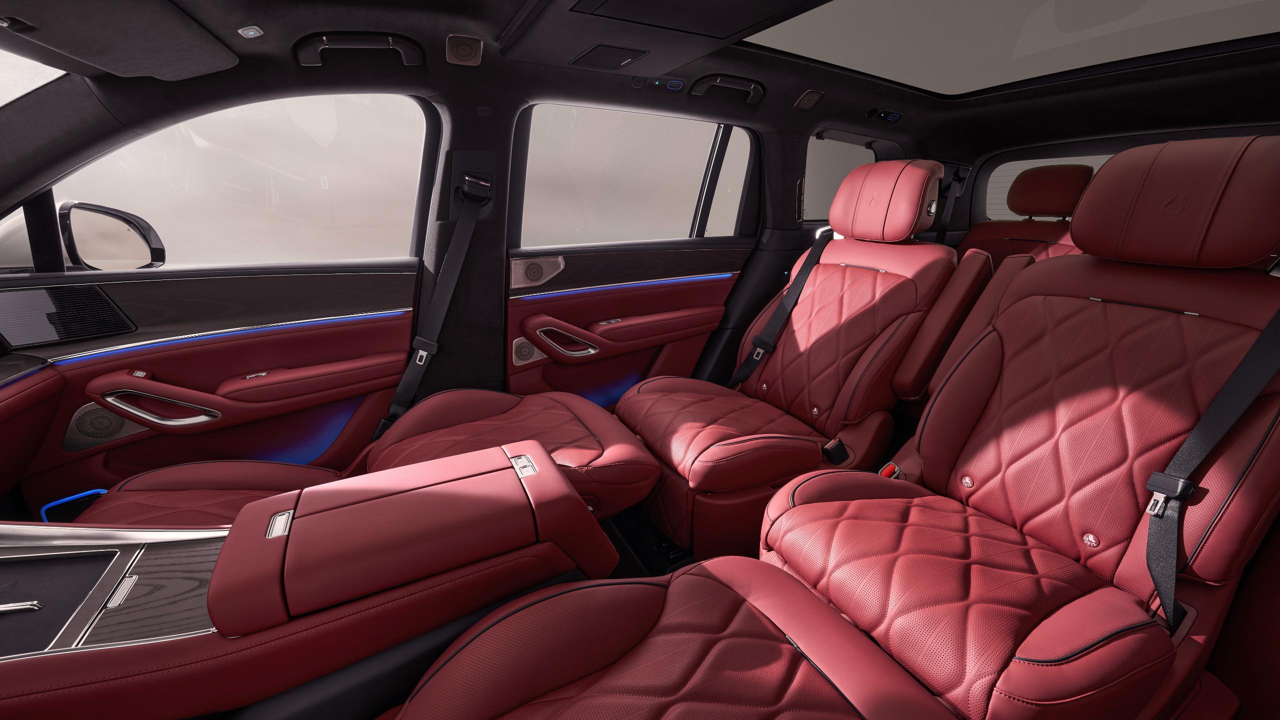 很开心的向大家分享，腾势N9闪充版  将亮相北京车展，这次我们用心的打磨了内饰，