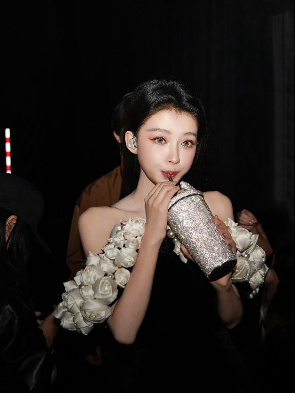 孙怡自己的粉丝自己疼 孙怡也太会宠粉太可爱了吧！直播里真诚走心，官宣节目结束将开