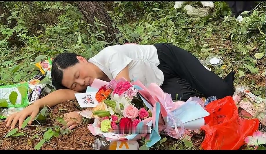“你叫我22年妈妈，这声妈妈我受得起！”
苦等649天！被害女医学生母亲带判决书