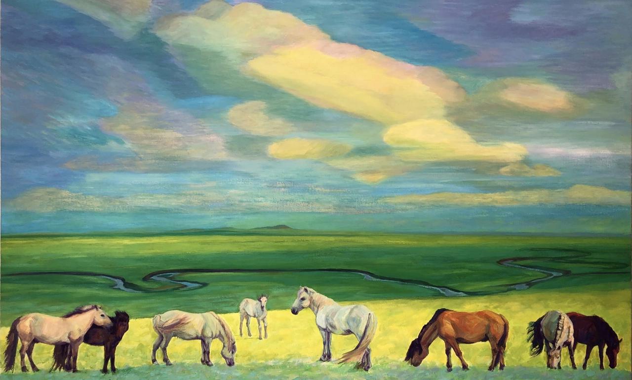 广阔草原上的自由奔跑，马儿们悠然自得，云朵在蓝天中飘荡。