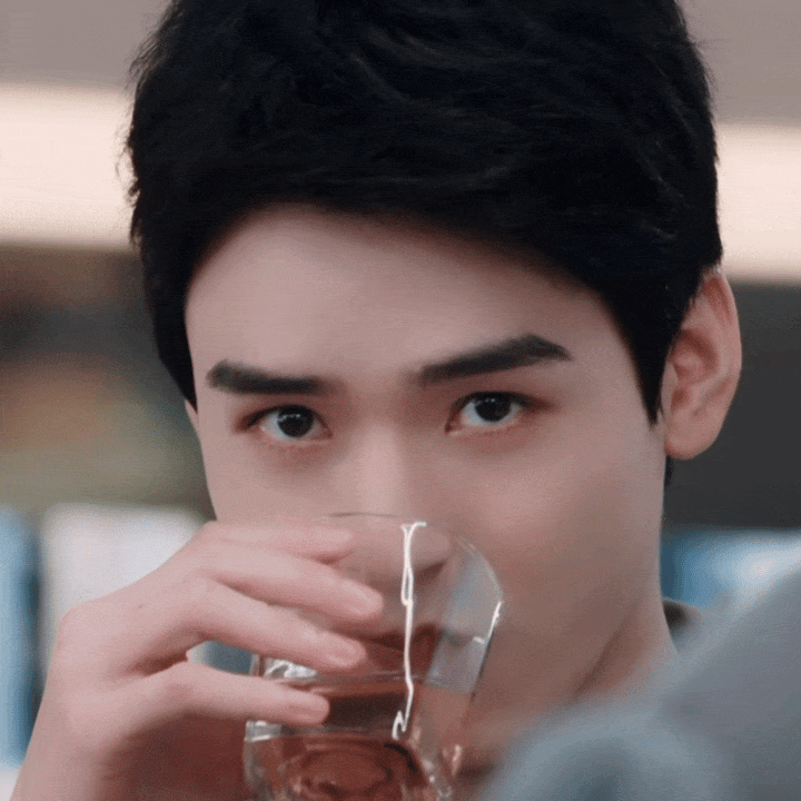 网友热议，龚俊上星cvb高，是不是因为他是大众审美里有亲和力的长相？ 