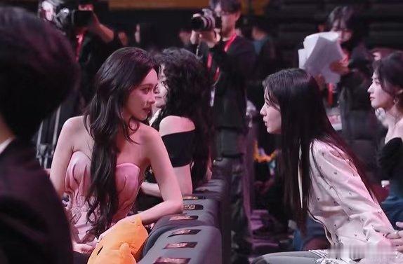 孟子义给助理买车孟子义给助理买车当年终奖孟子义周也到底在聊什么孟子义周也贴贴热聊