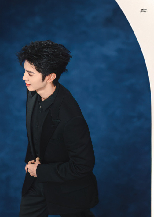 陈哲远说伤痛是生活对我的打磨演员陈哲远近日在公开活动中，被问及此前拍戏导致的锁骨