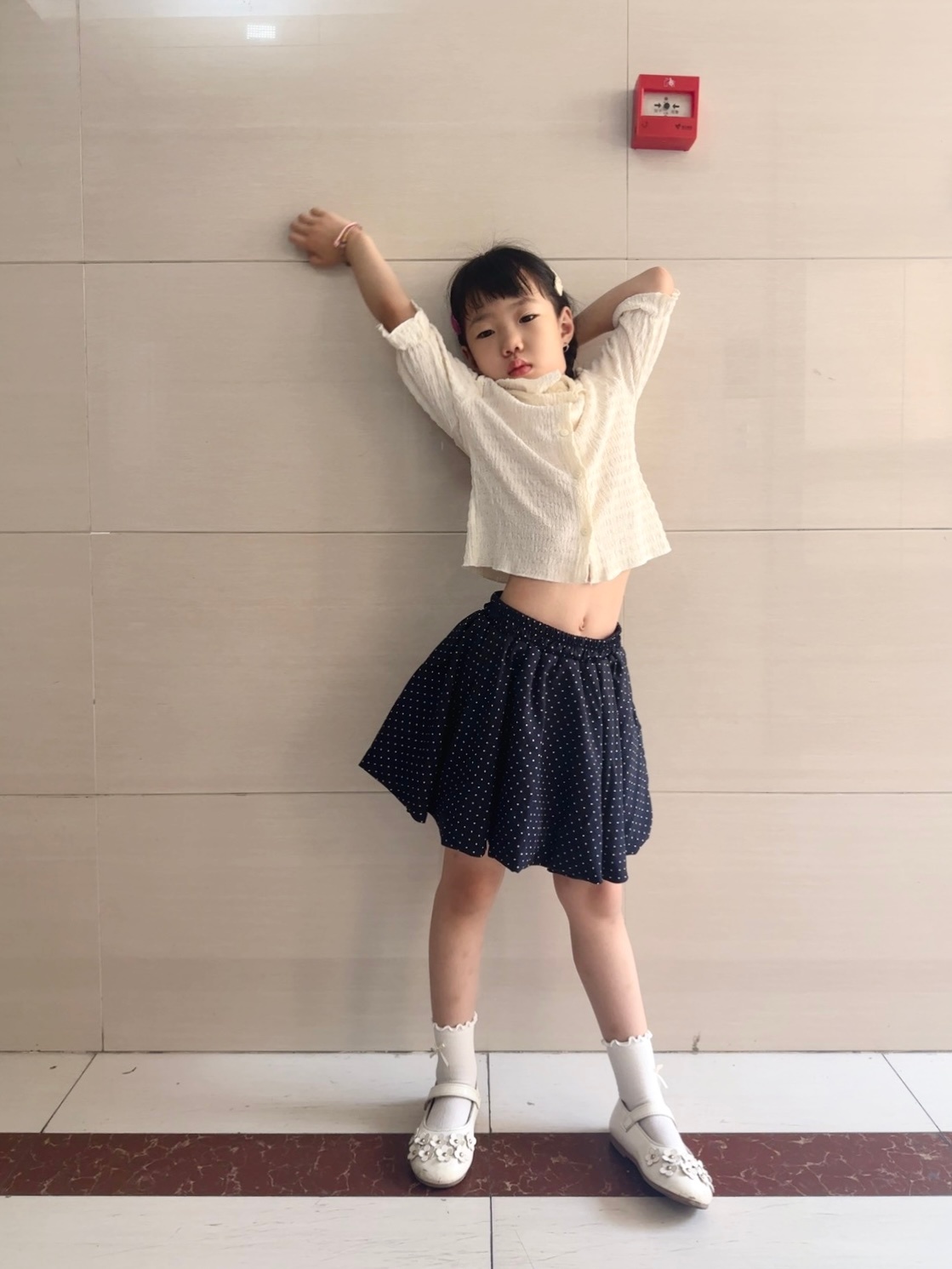 小满幼儿园ootd 看见没 就这个小孩儿 幼儿园还有20来天就毕业了 送去上学还