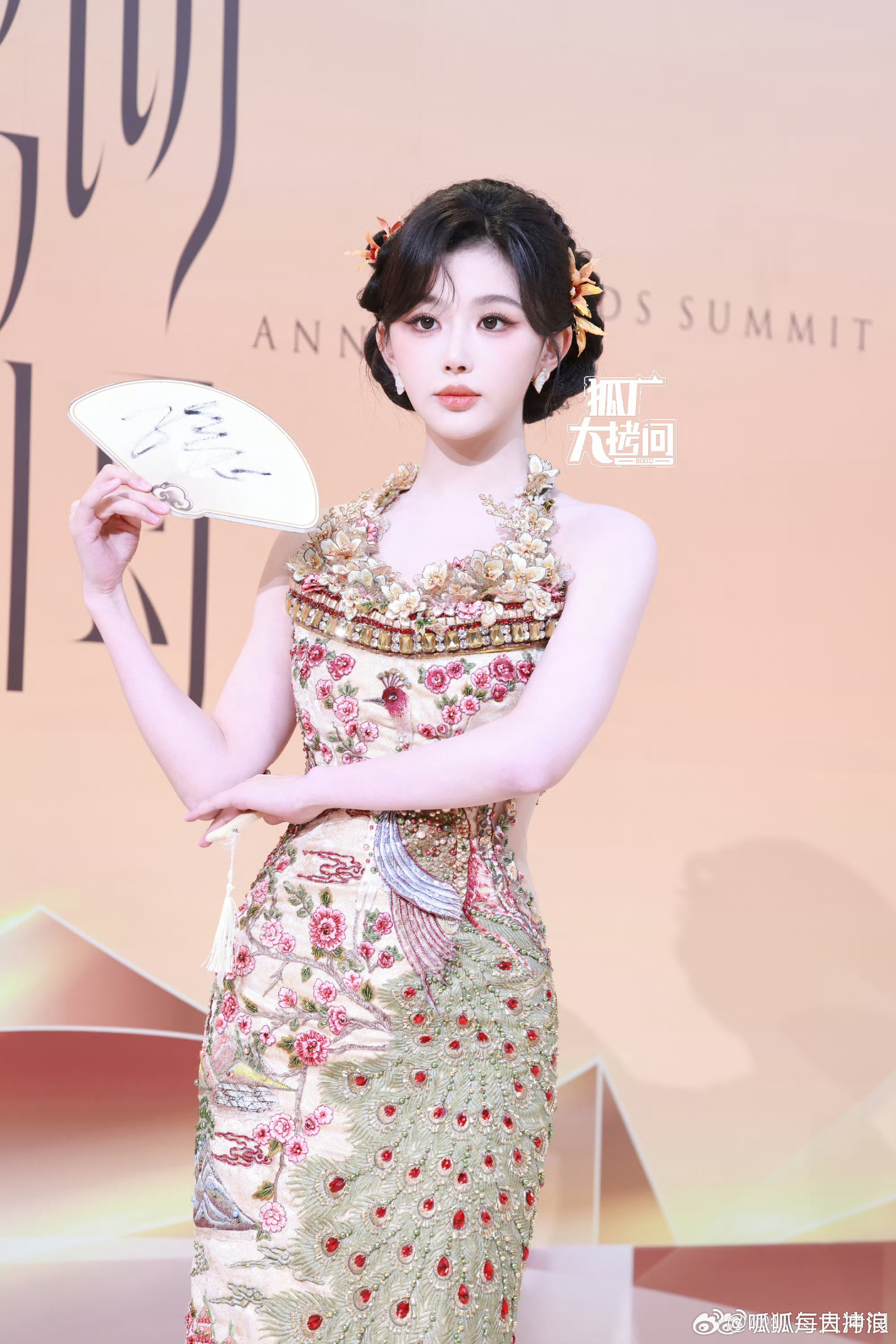 时尚中国之夜生图，来看看你喜欢谁的造型？陈丽君、孔雪儿、谢可寅、任豪、鹭卓。 