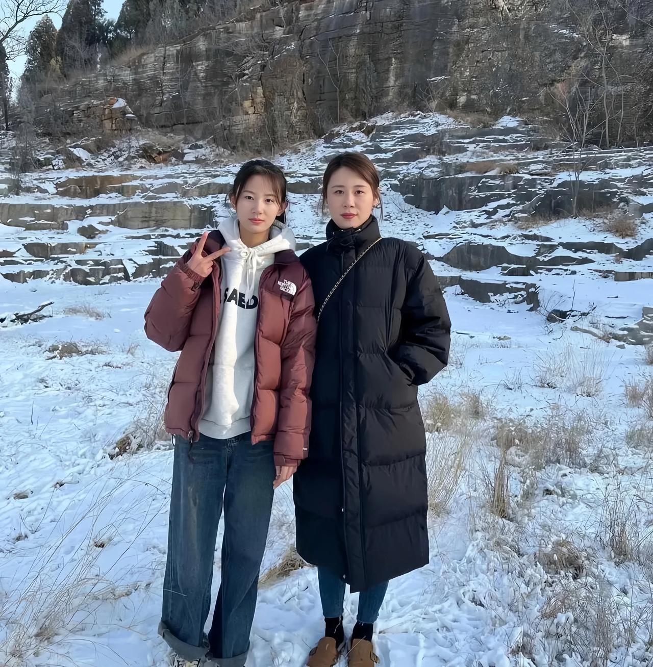 和好闺蜜一起出来看雪，平时都在南方打工，难得回来看雪。