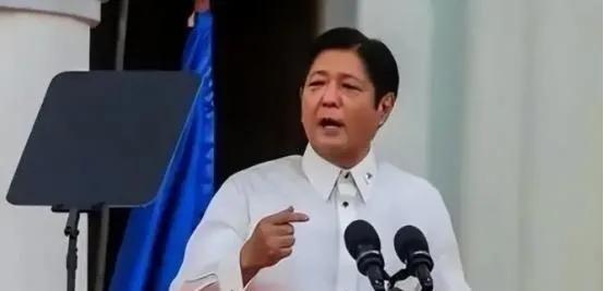 中国停止进口菲律宾香蕉后，菲律宾香蕉协会的负责人曾愤怒地表示：“中国断了30万蕉