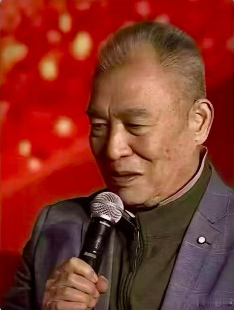 梁晓声说：读书的时候，有个老师姓艾，生了三个孩子，分别取名：艾国、艾民、艾党。又