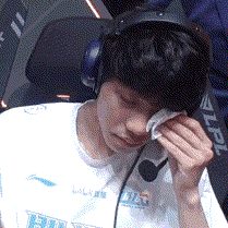 嗯我需要一些小说和电视剧来转移注意力有感觉吗？ 