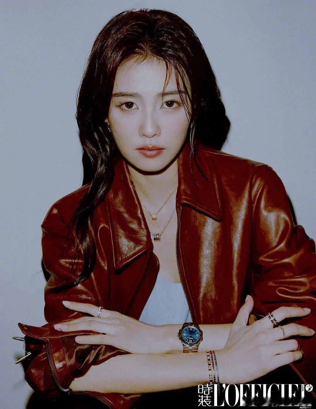 感觉白鹿这一次的时装真的撞脸了很多人 ​​​