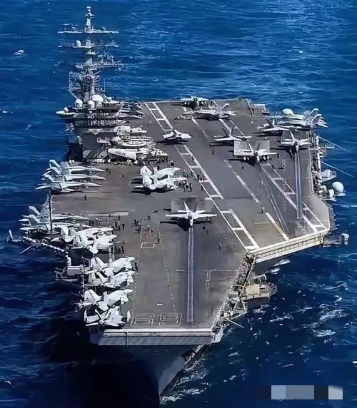 终于打到航母了，美国的航母就是美国战争的脸面，是不能碰的，一旦碰着了，美军恐将军