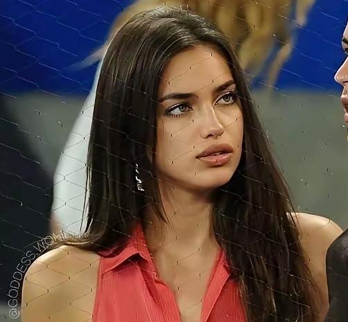 “没有对比就没有伤害”，乔治娜比起伊莲娜，差得不止一点点
都是C罗爱的女人，但前