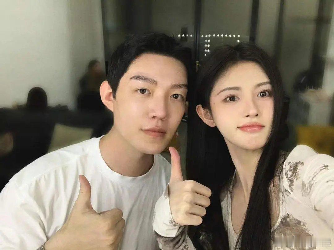 不说谁能认出来这是鞠婧祎啊，真是换妆如换脸 ​​​