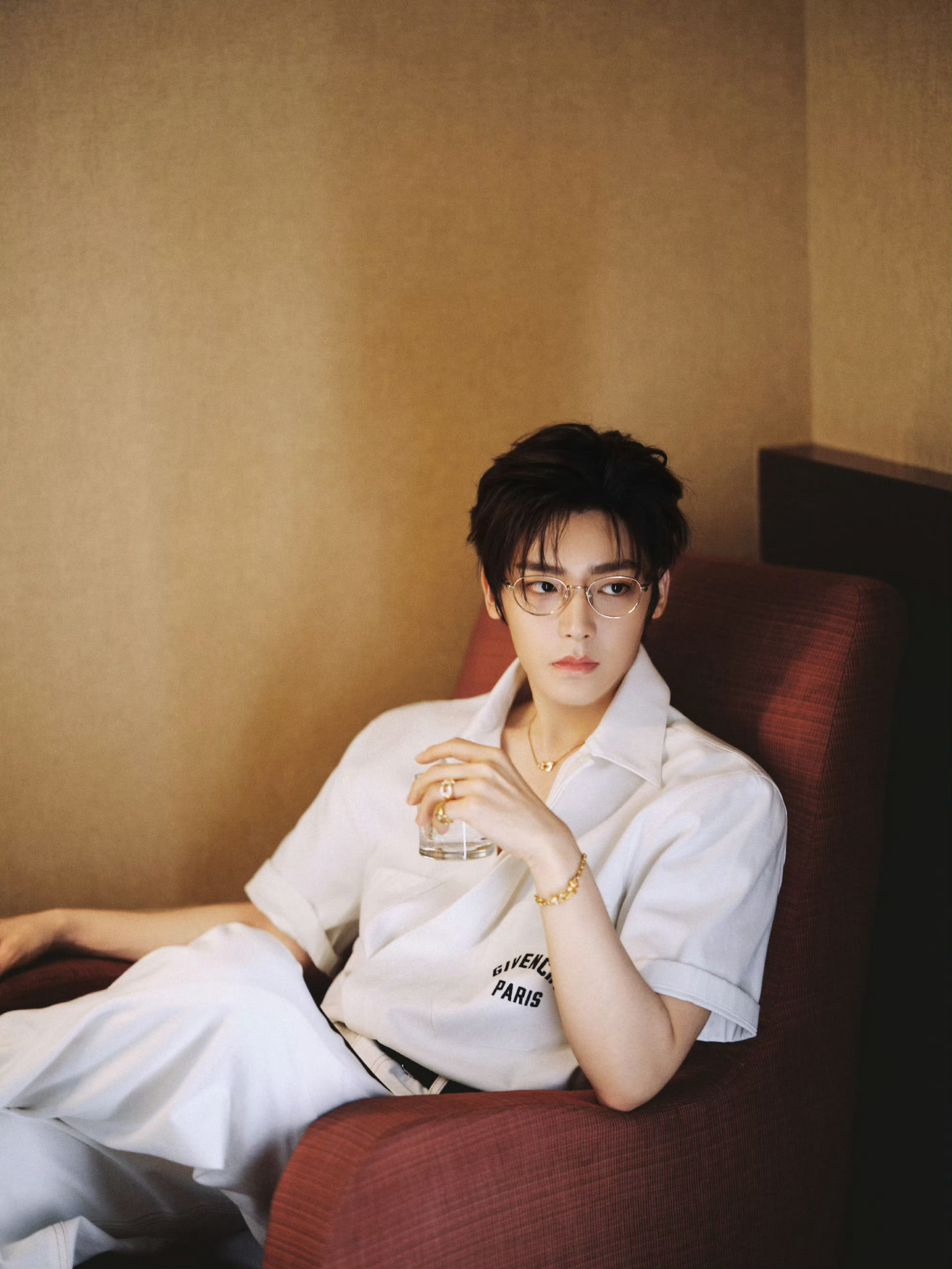 侯明昊，李昀锐，曾舜晞今日份线下活动工作室出图 ​​​