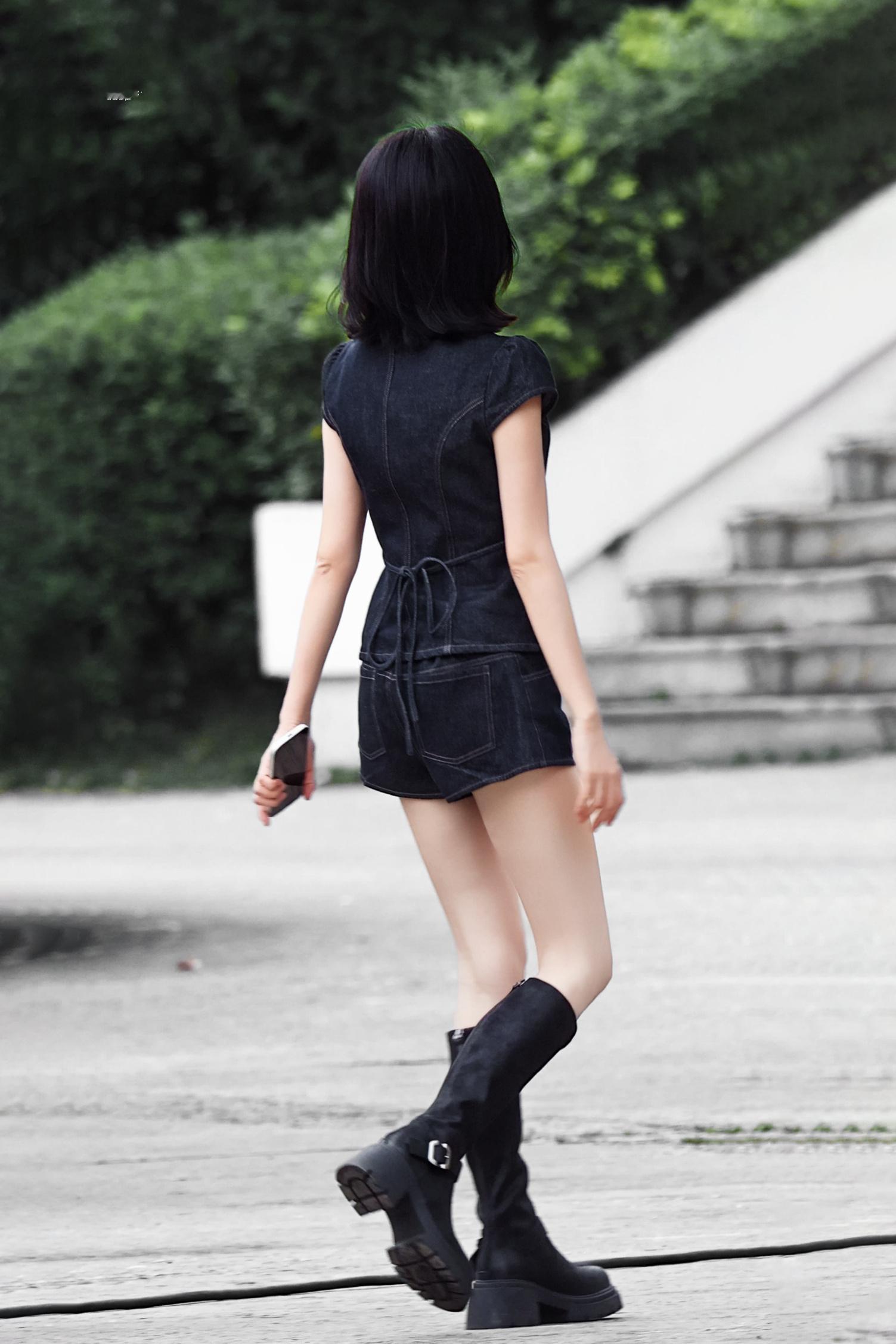 今天这套真好看呀 鹿儿这个腿长