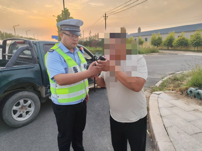 “这个点没交警”?男子凌晨五点酒驾被查!
