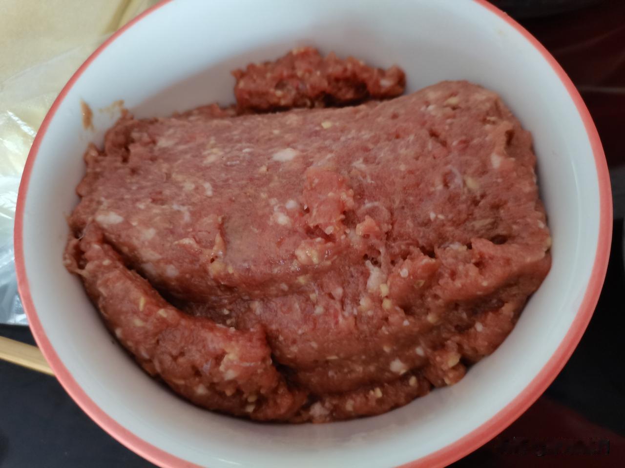 你们小时候吃过隔夜菜吗谁小时候没吃过爸妈留的隔夜菜啊！以前总觉得剩菜热一热照样香