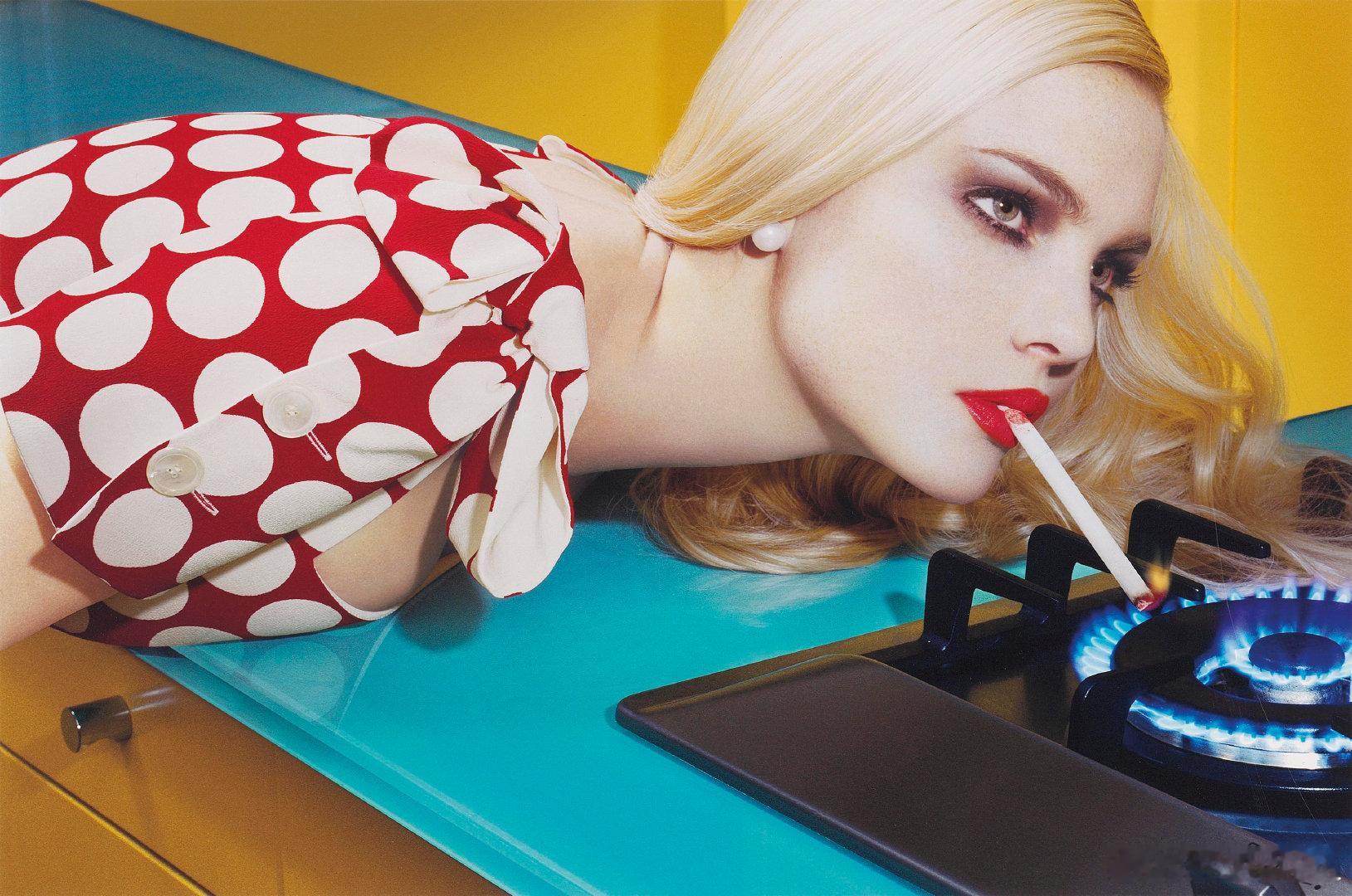 西洋历史文化鱼缸[超话] 英国时尚摄影师Miles Aldridge（1964-