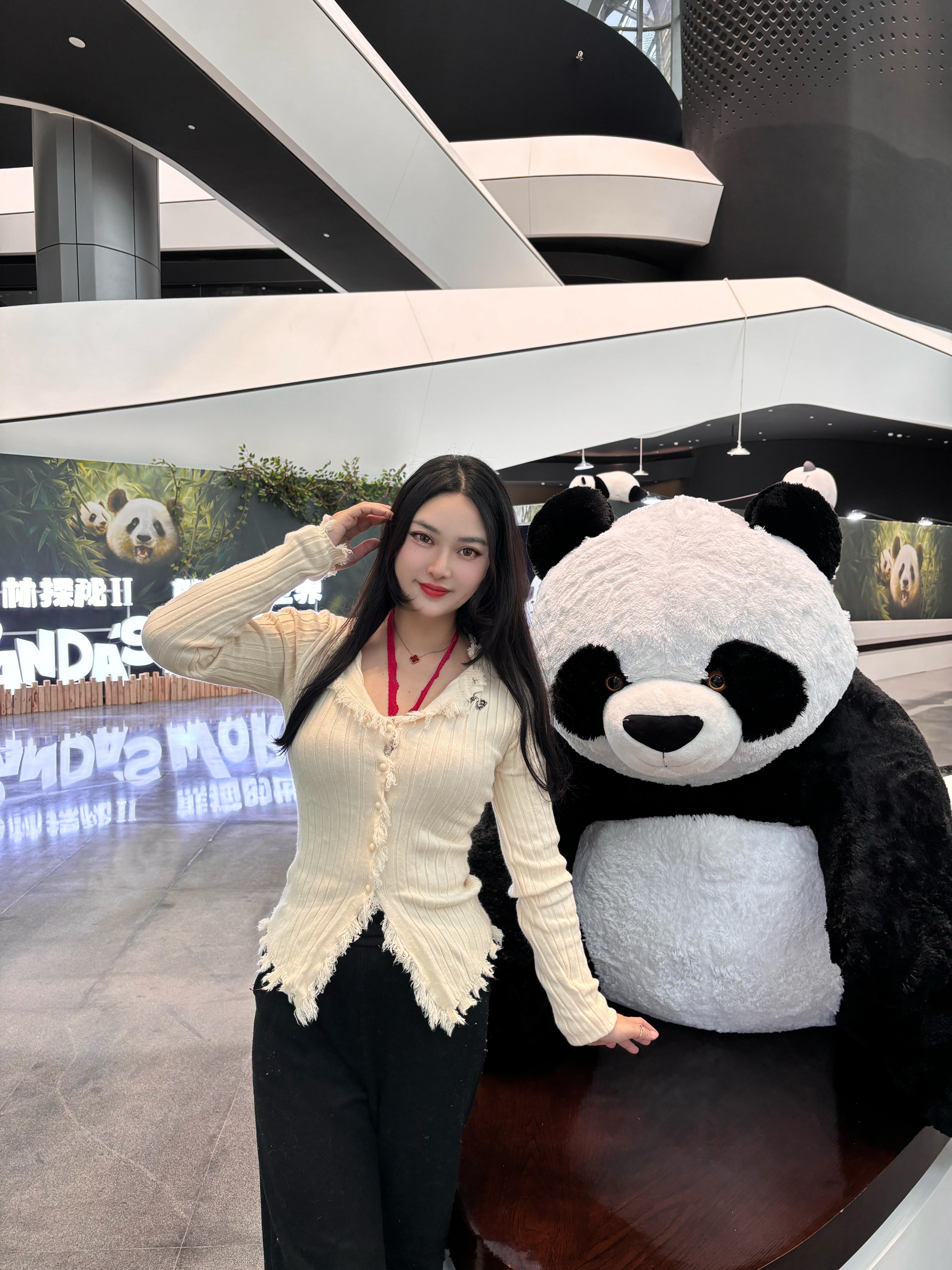 可可爱爱🐼🐼🐼熊猫vr体验😗 vr体验  熊猫  今日穿搭(ootd) 