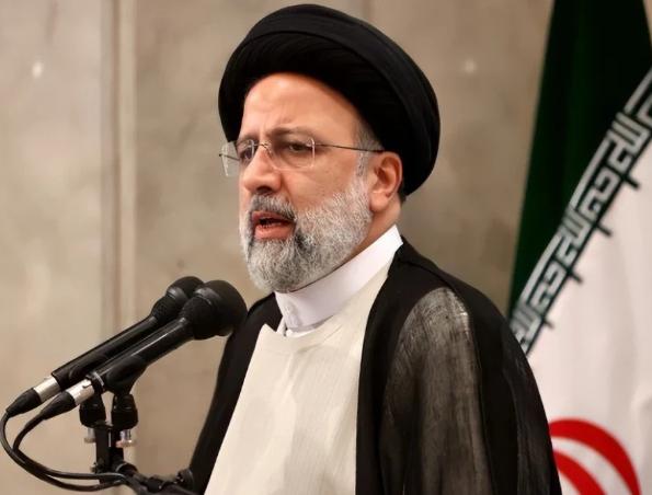 扛不住了伊朗作出重大承诺！
特朗普在前往布拉格堡基地时证实，全球最大航空母舰“福