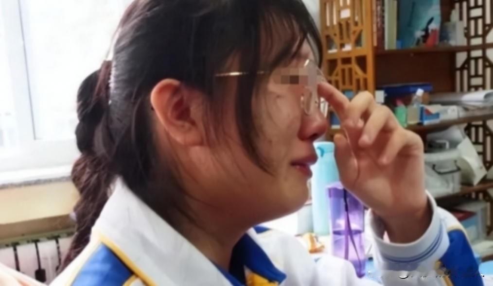 2013年，福建一女生高考志愿落榜，成绩只有364分，但女孩却坚称自己考了586