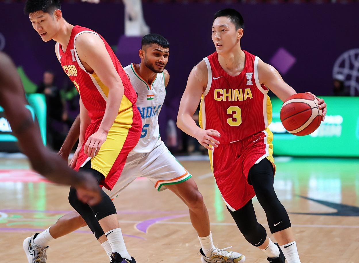 胡明轩：大秋，我们3场小组赛0封盖？？？
胡金秋：你们知道的，我更适合打4号位，