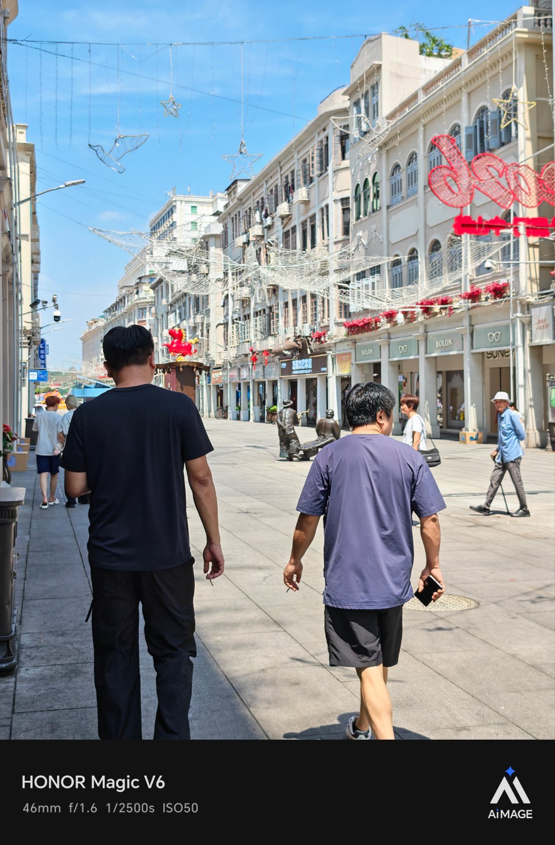 陪着两位数码博主逛街厦门真热这才是5月8月份不得超热。 