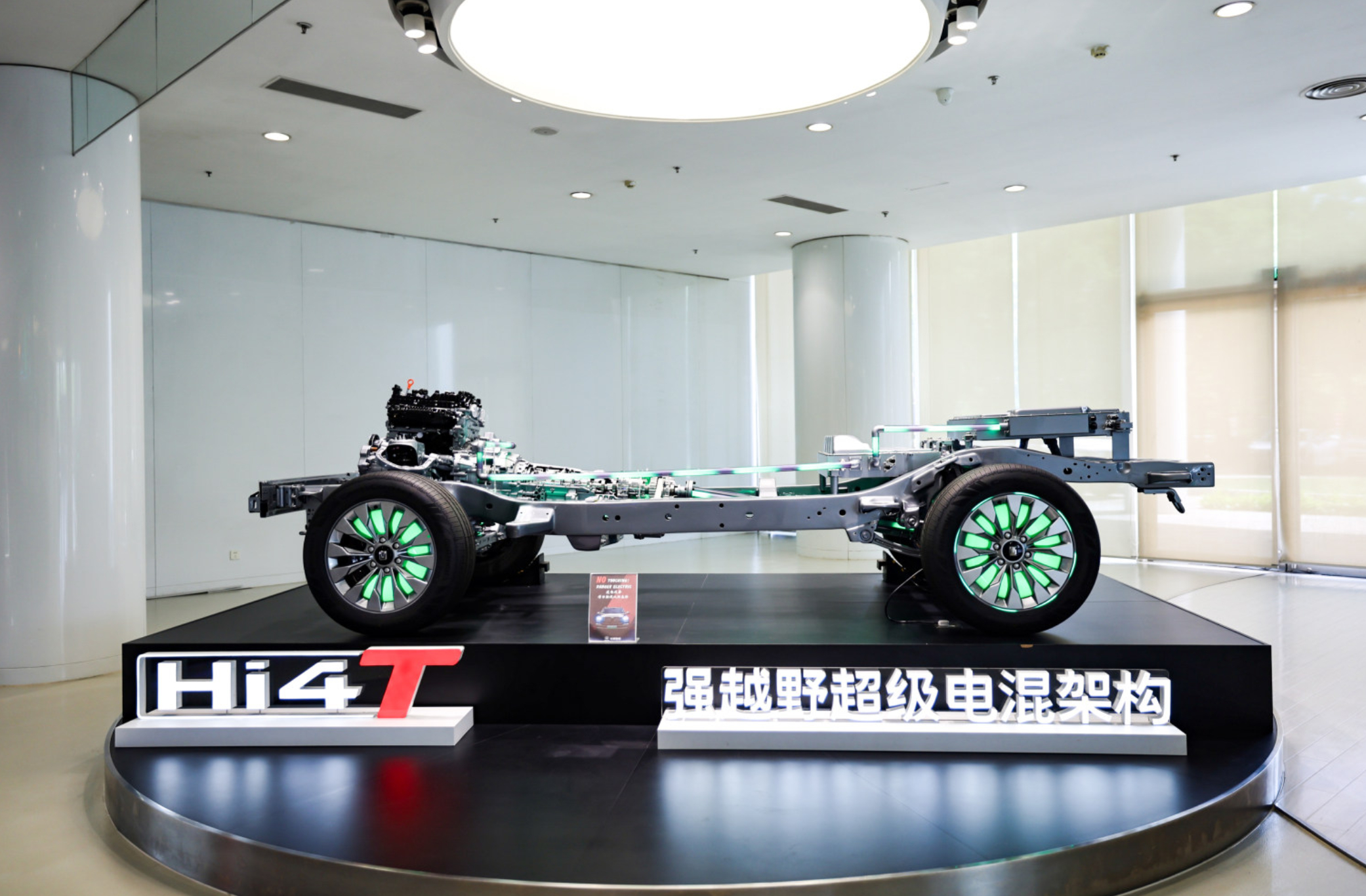 今年北京车展，就在长城展台看到了【契约】这两个大字，这次魏牌V9X 上市发布会同