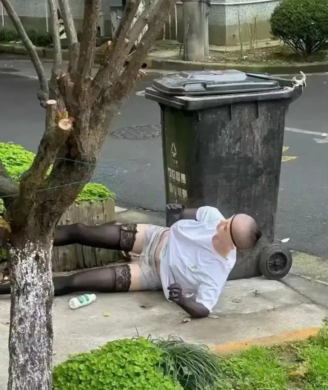 谁家女朋友，得了癌症就被抛弃了 ​​​