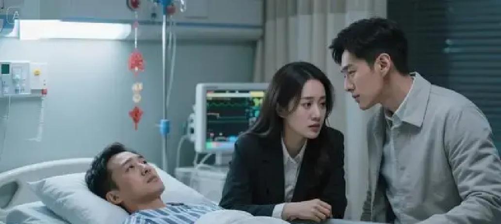 跨年夜，沈毅痛到跪地拨打120，妻子苏晚却在酒吧陪朋友狂欢，这忽略的裂痕如何酿成