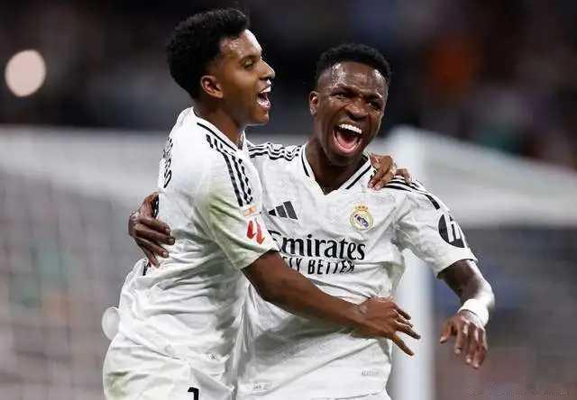 西甲3场丢6分！阿隆索危机四伏：皇马更衣室分歧 球员不认可西甲0-0战平巴列卡诺