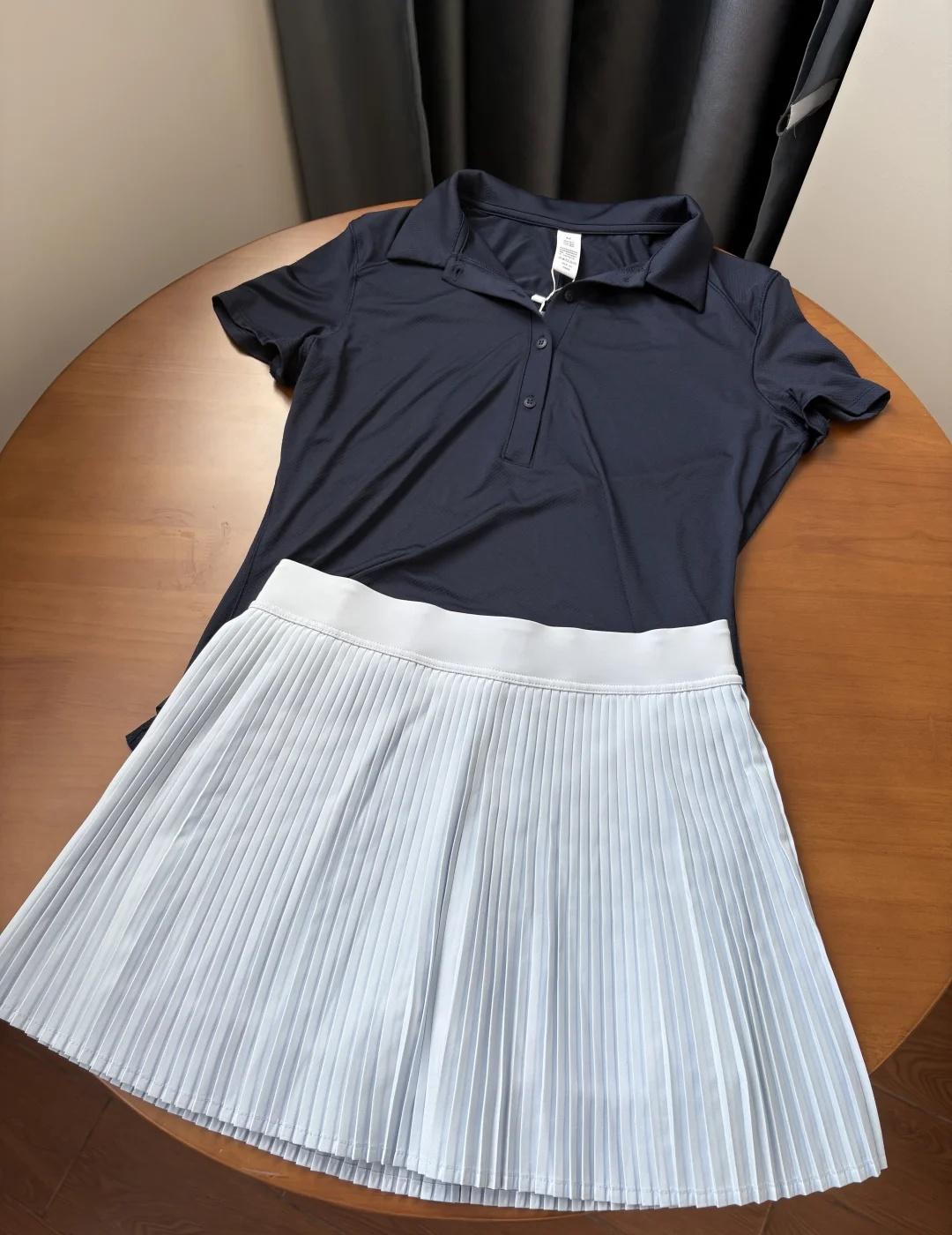 淀粉蓝Polo装🎾纯欲老钱风太高级了！！
网球穿搭 运动裙 网球裙 网球百褶裙