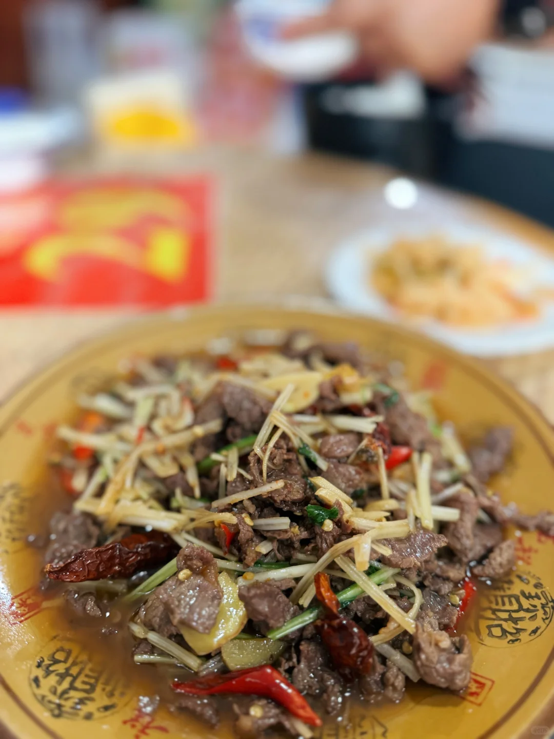一间普洱本地人青睐有加的店