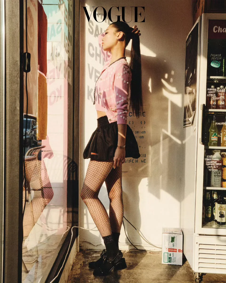 Chanel，韩版《VOGUE》Feb 2025 Model Yoon...