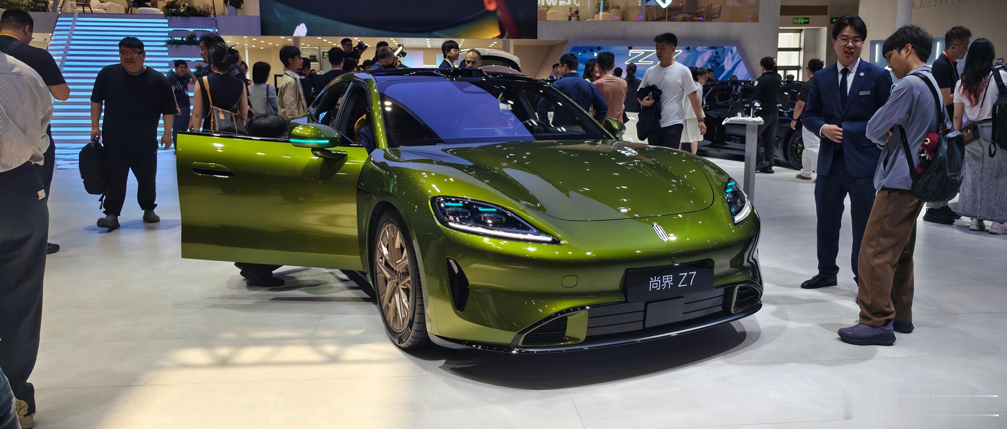 尚界展台人真多啊尚界