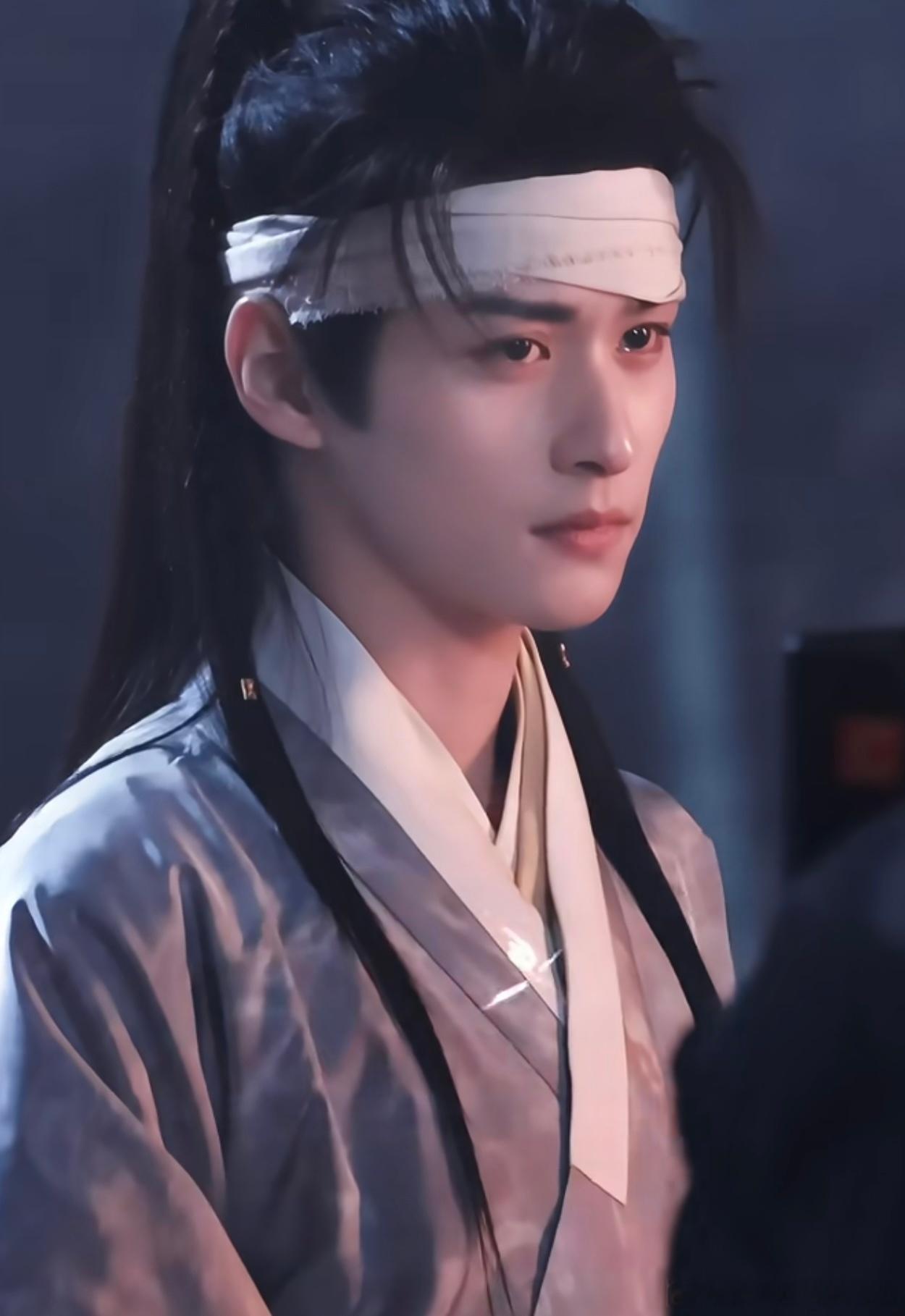 👖无限流仙侠剧【不醒】导演：郭虎(莲花楼)女主陈都灵男主接触徐振轩Q3开机 