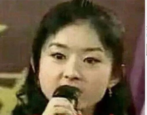 没人想黑她。这些图难道不是真实的吗？有人为了抹黑她专门P图了吗？没有。

发布她