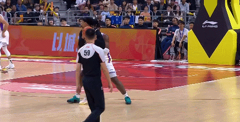 广东男篮vs北控男篮 萨林杰给萨姆纳的小策应，默契上来了 