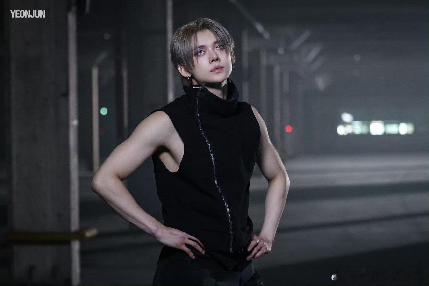 崔然竣跳chanel舞好权威 YEONJUN freeze！这波 CHANEL 