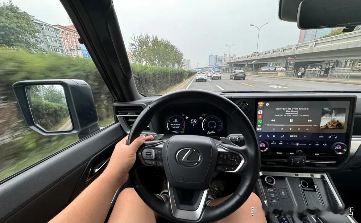 近些年试车，越来越少遇到开着风格特别明确的车，每次遇到一个都能记好久。

我觉得