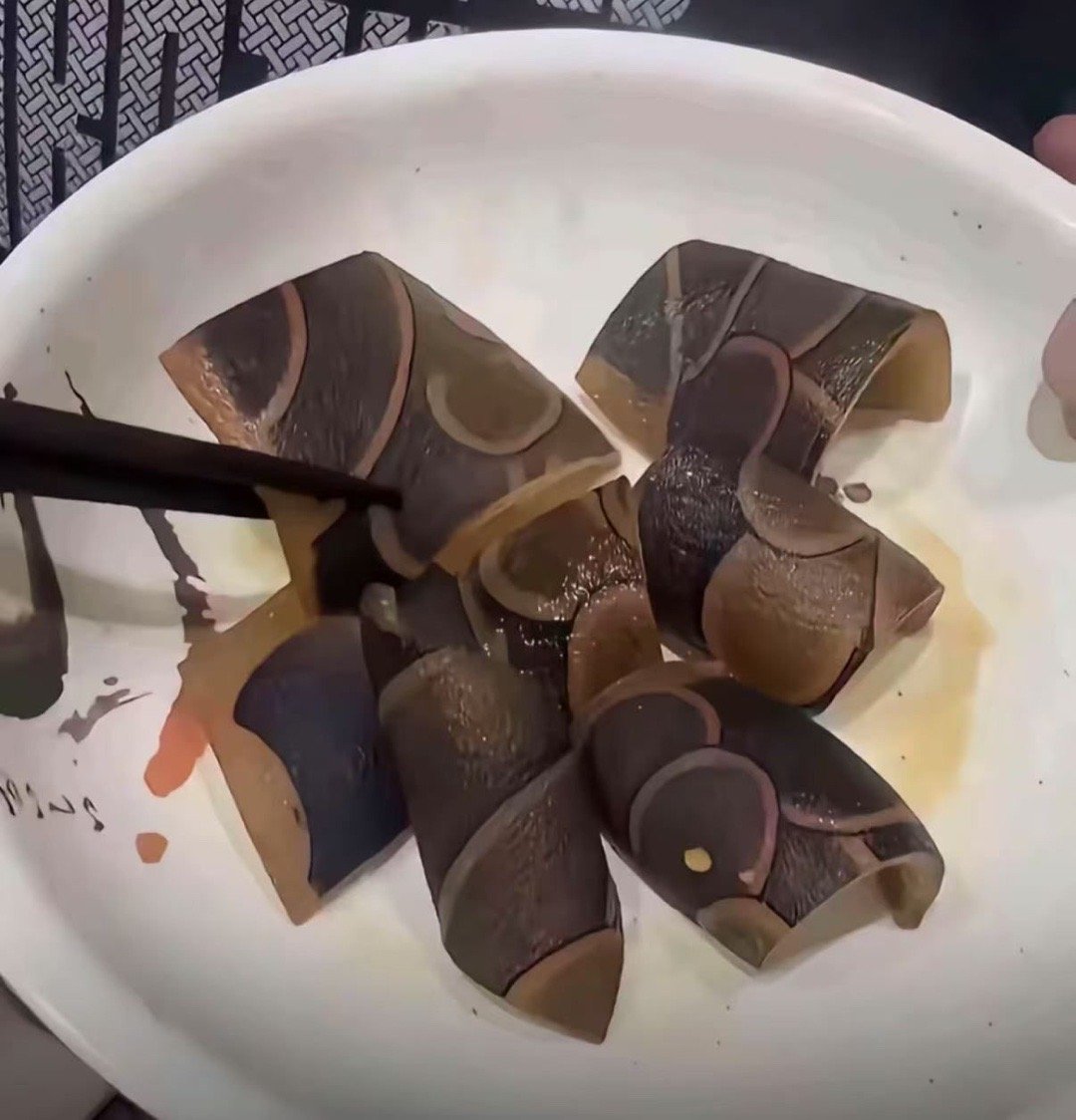 真是山猪吃不来细糠，不喜欢吃这种刺身 