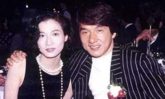 1999年，怀了孕的吴绮莉向成龙摊牌：“我一定会生下孩子的，如果你不承认，我就向