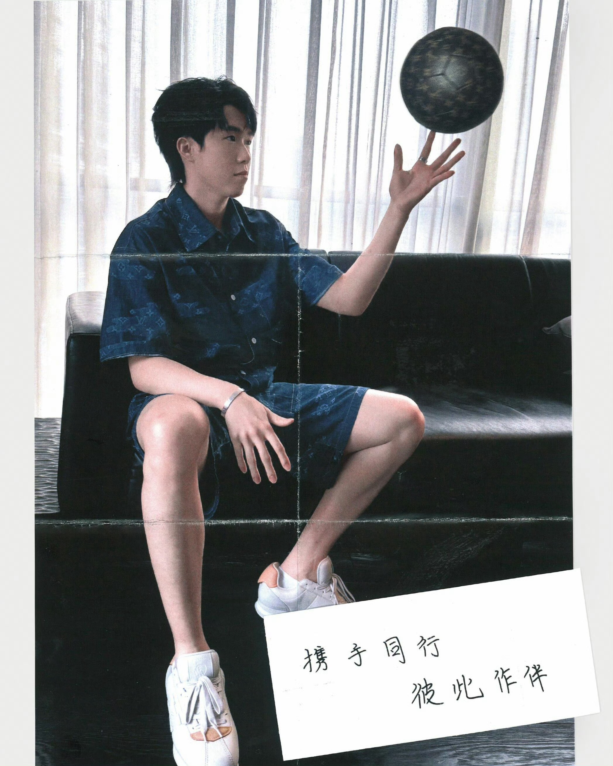 Louis Vuitton品牌大使王楚钦出境LV新版REBONDS摄影集，清爽少