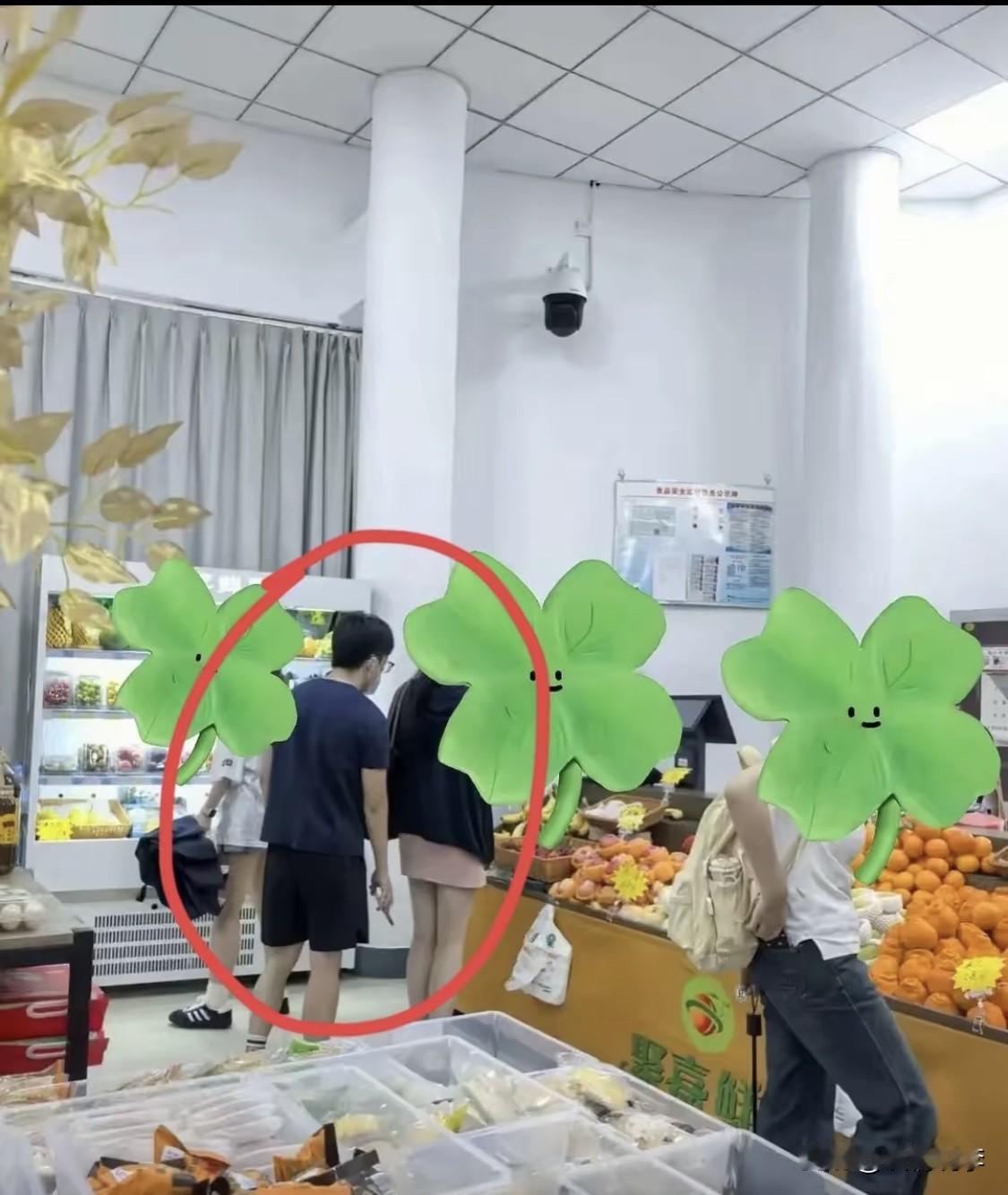 人生第一课！教训惨重！！

男研究生偷拍女生裙底处理结果出来了！

开除学籍！