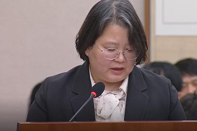 韩国执政党--共同民主党正在推进一项新的法律，被称为《黄信封法》，其主要内容就是