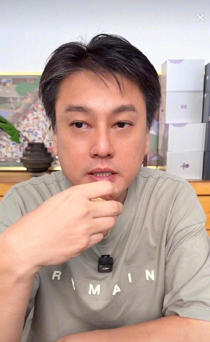 贾玲哭笑不得，朱孝天自曝已删贾玲的微信，朱孝天的“耿直”撕下娱乐圈内里关系的体面