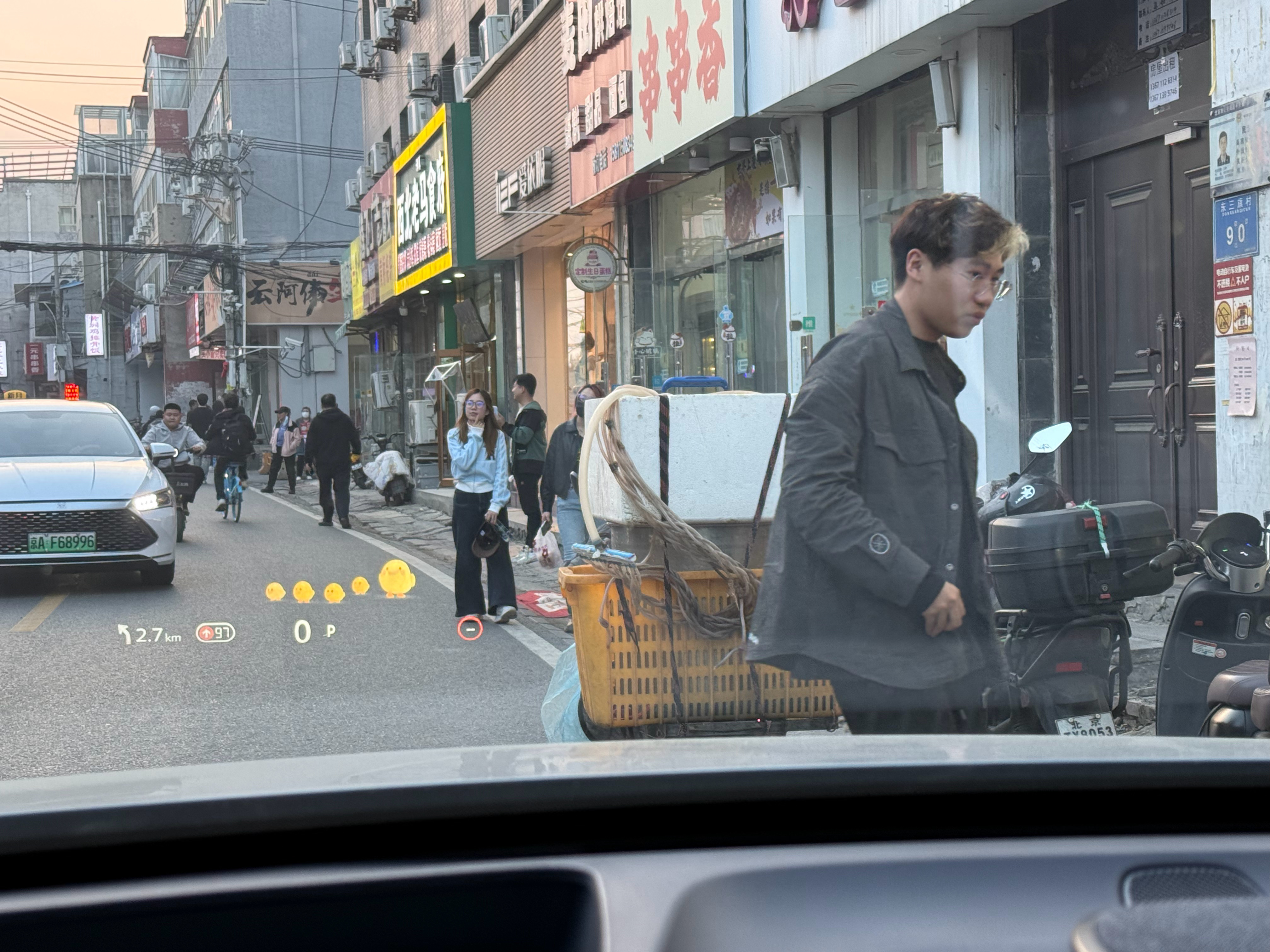 开日产NX8智驾走城中村，只能说今天这个状况我也是第一次遇到。都要下去推车了。我