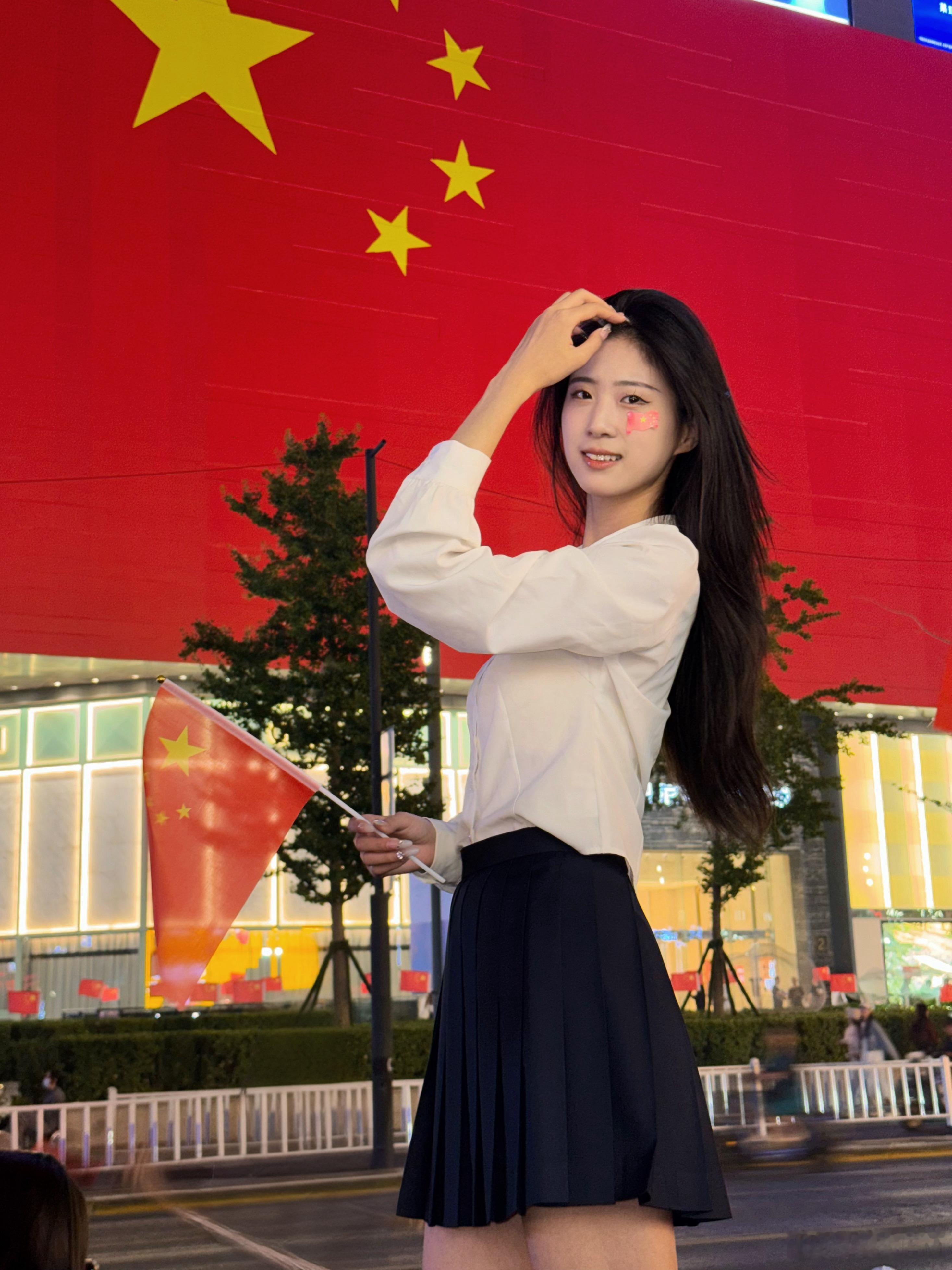 红光闪闪🇨🇳 ​​​